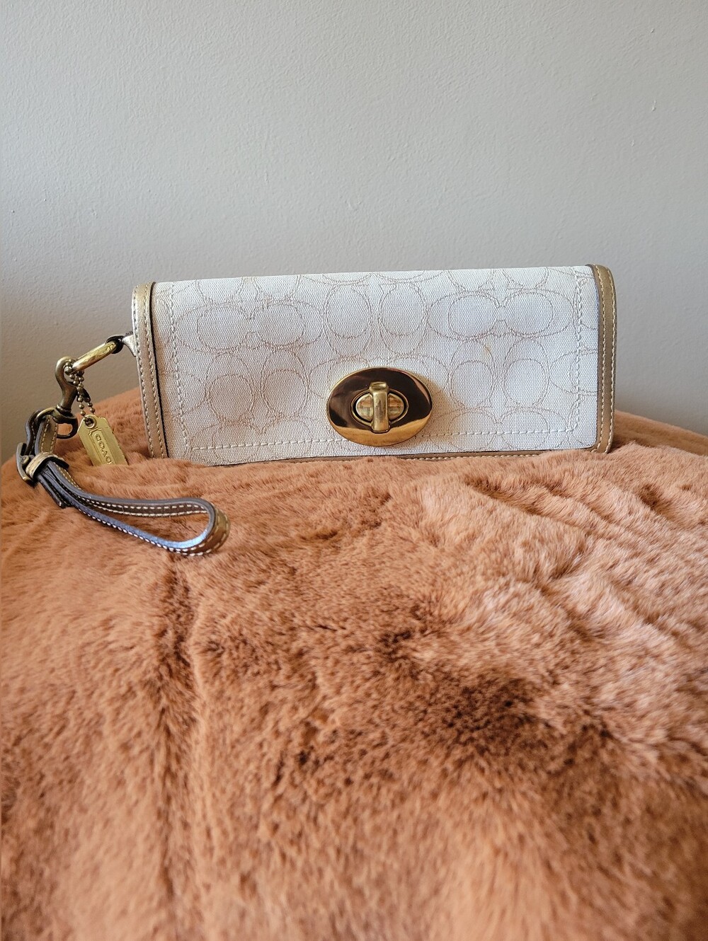 Coach Alexandra Signature C Clutch Slim Envolpe Turnlock Wristlet/Wallet.